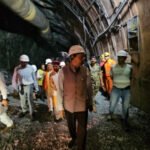 खराब मौसम में पीपलकोटी पहुंचे CM धामी, टनल रेस्क्यू का लिया जायजा